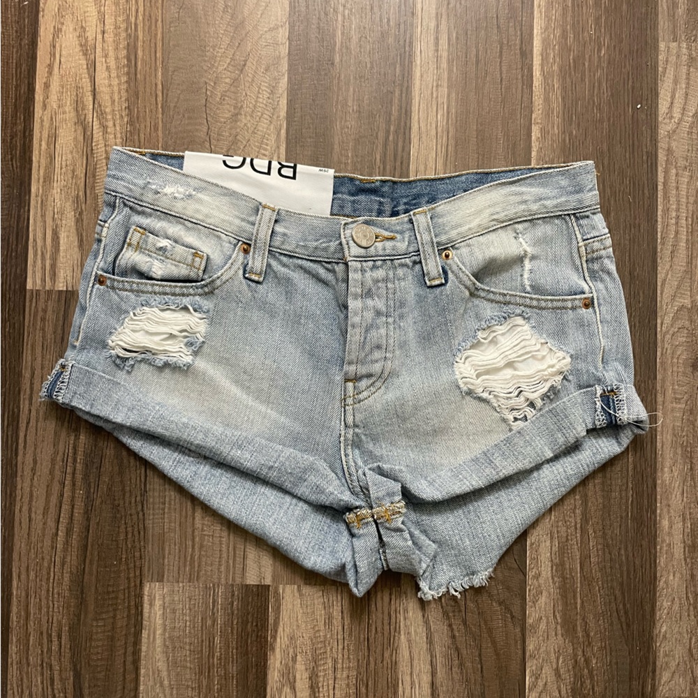 BRAND NEW BDG highwaisted short